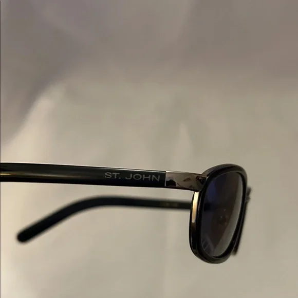 St John S-527 Stylish Black Sunglasses. New - Picture 3 of 6